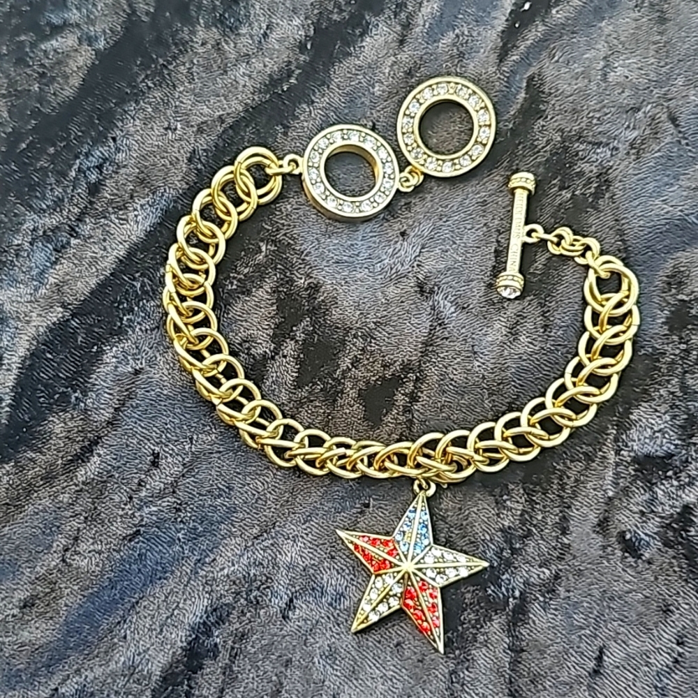 HEIDI DAUS "Star Sparkle"(Star Charm)Toggle Charm Bracelet